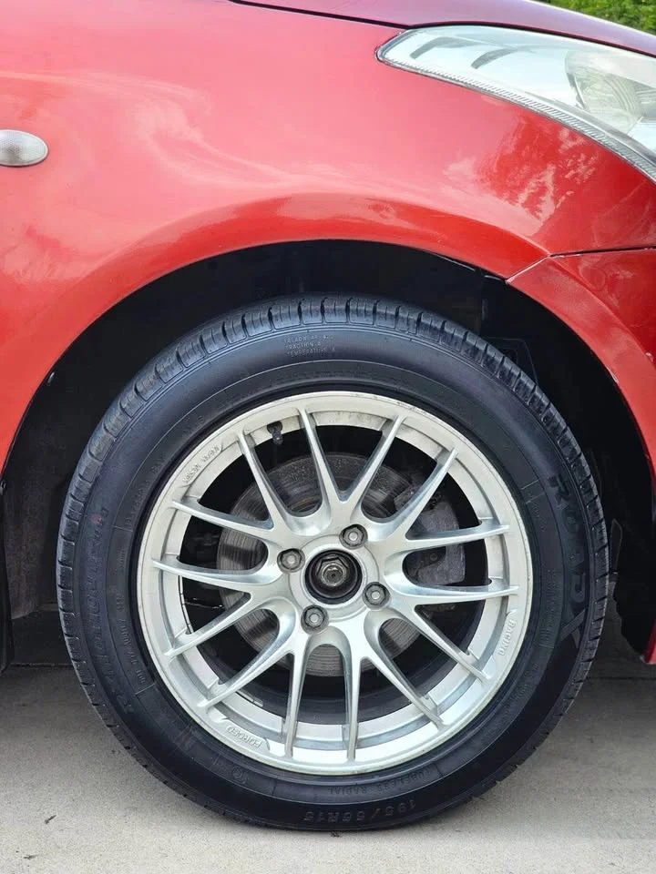 2012 Suzuki Swift II 3