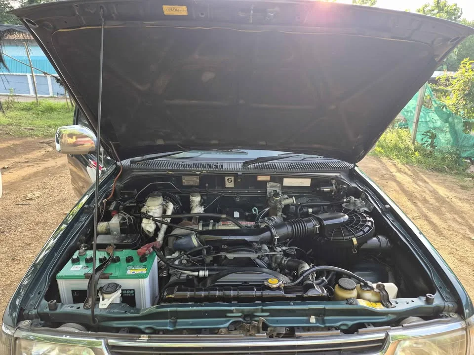 2003 Toyota Hilux Tiger VI 3