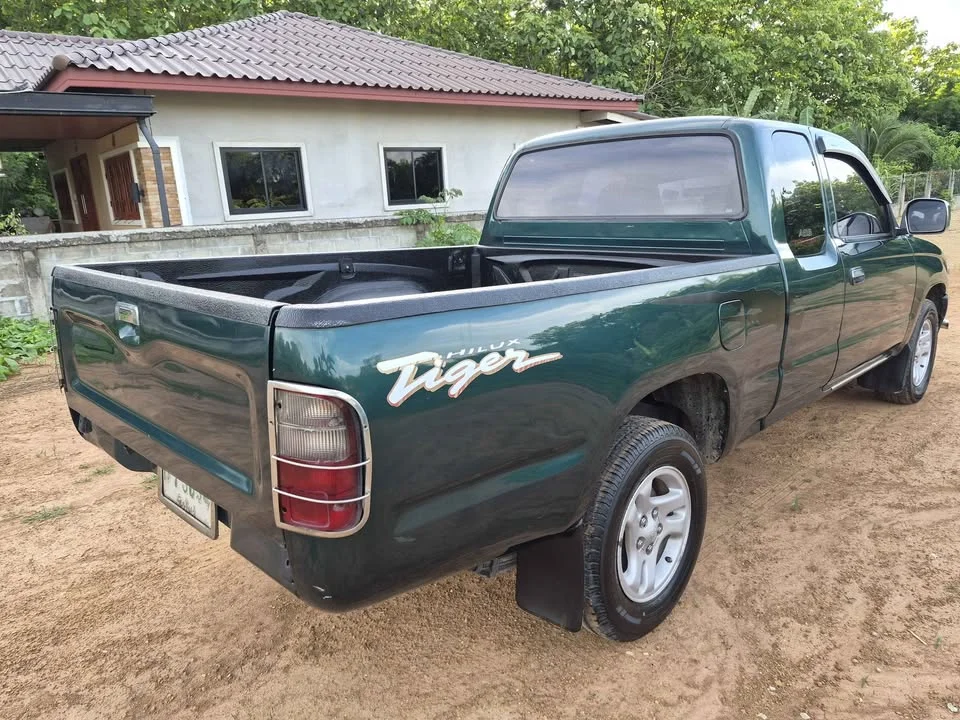2003 Toyota Hilux Tiger VI 2
