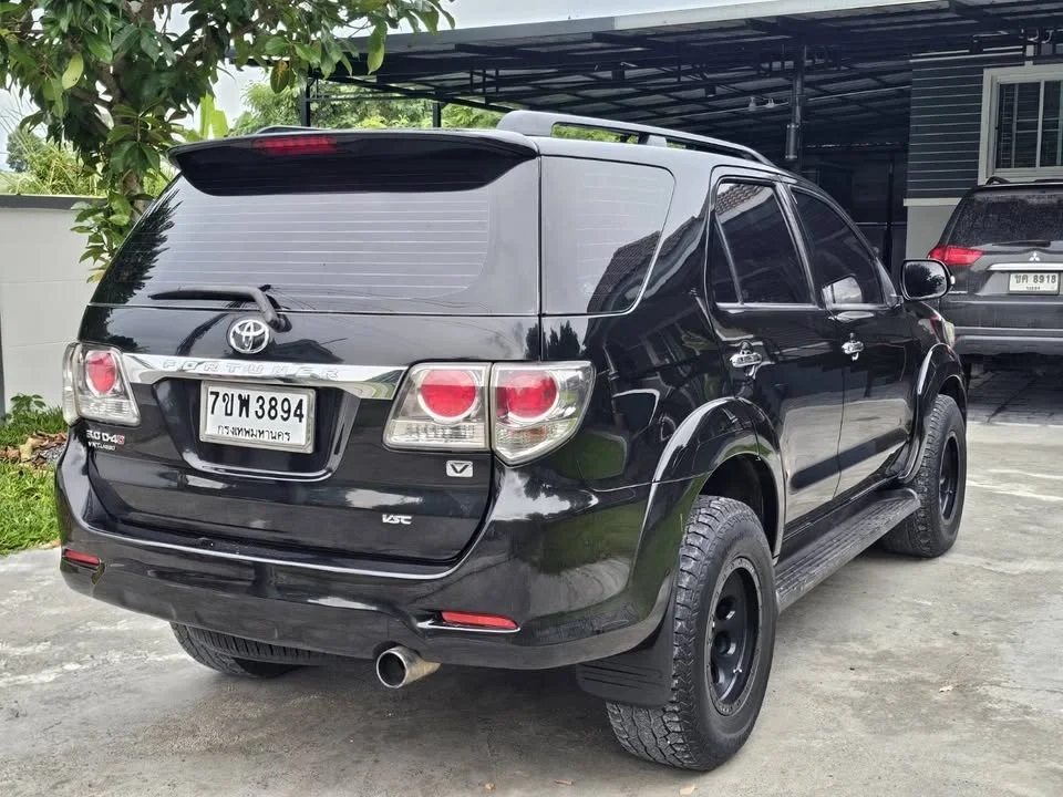 2012 Toyota Fortuner I 3