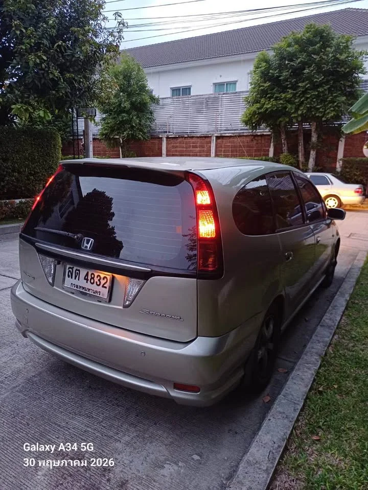 2005 Honda Stream I 2