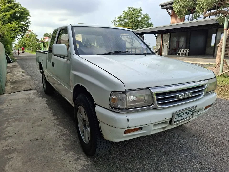 1997 Isuzu TFR III 2