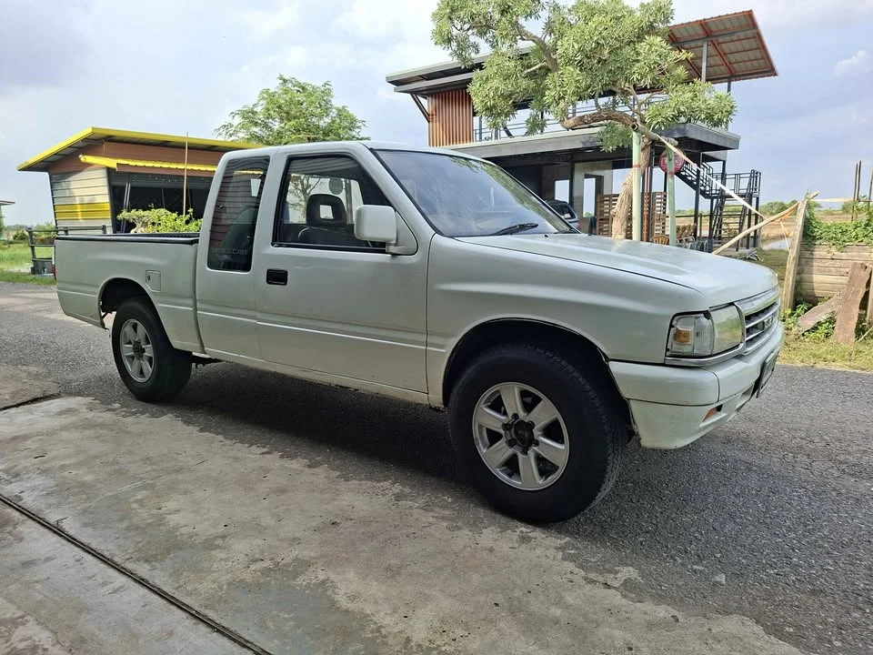 1997 Isuzu TFR III 3