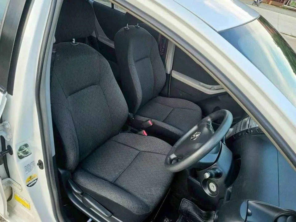 2012 Toyota Yaris II 2