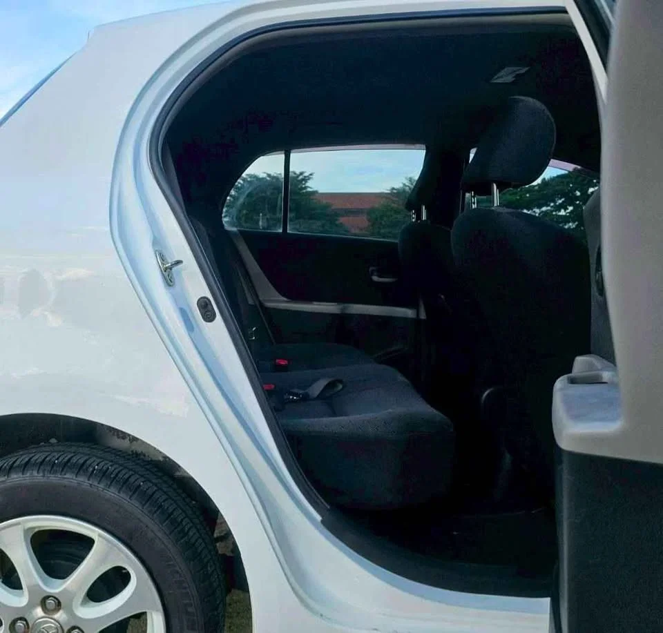 2012 Toyota Yaris II 3