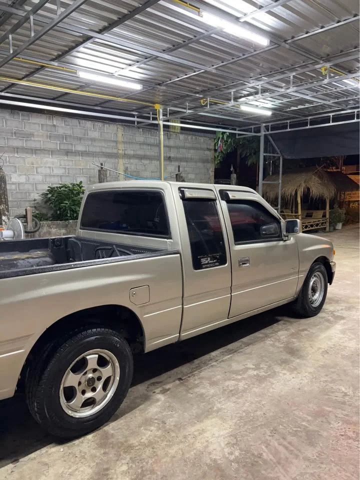 1994 Isuzu TFR III 3