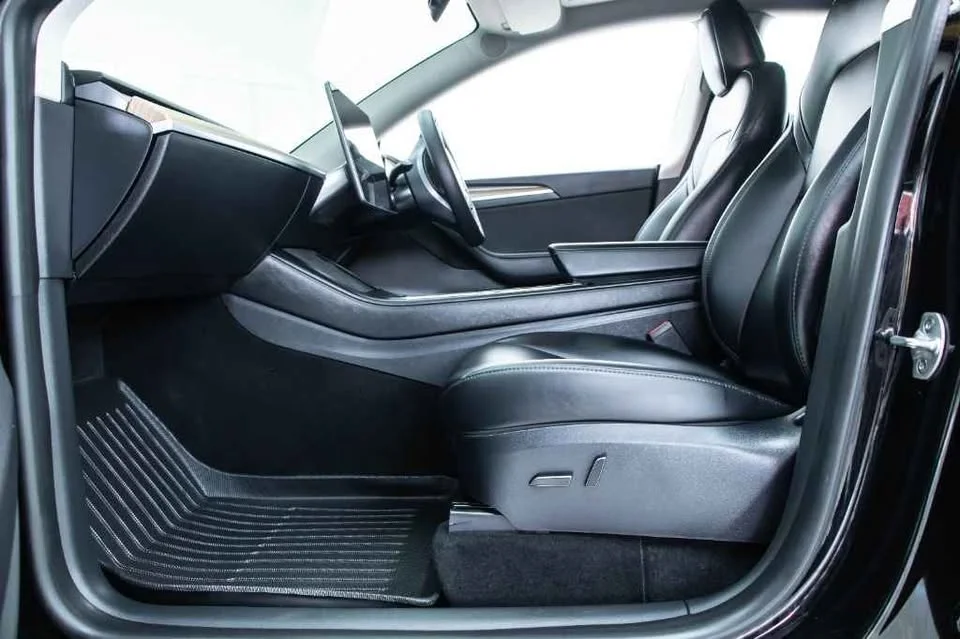 2023 Tesla Model Y 3