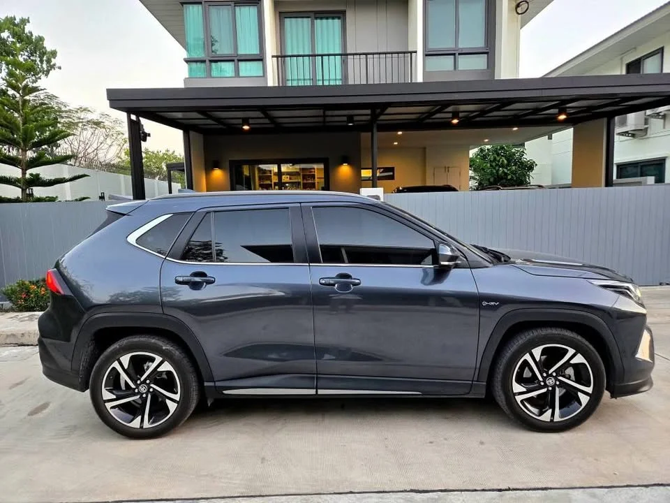 2024 Toyota Yaris Cross AC200 3