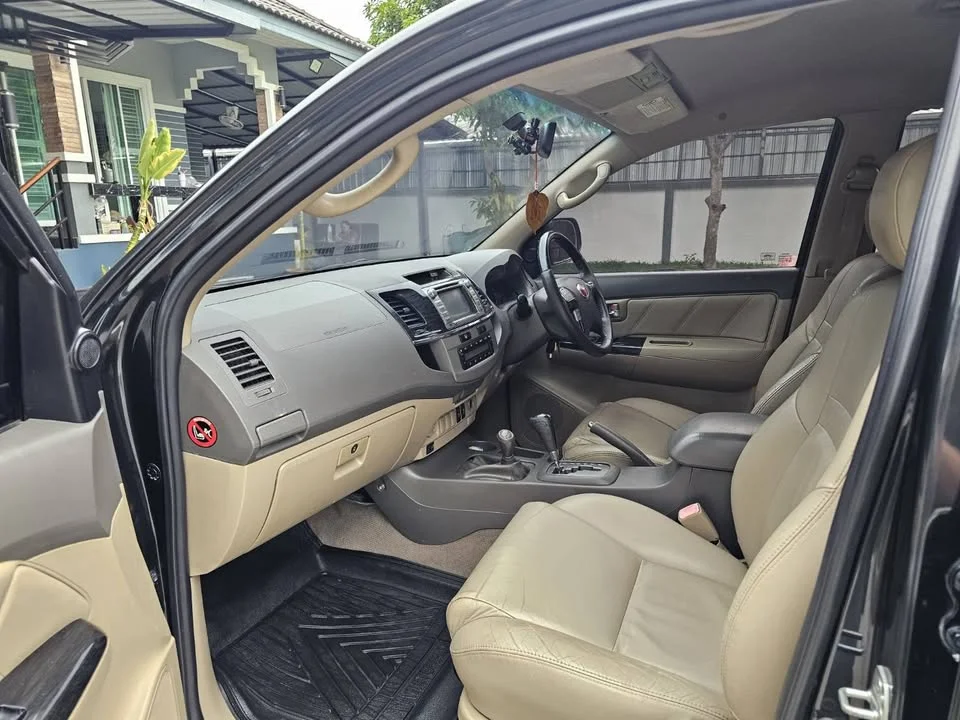 2012 Toyota Fortuner I 2