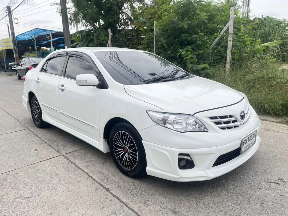 2010 Toyota Corolla Altis X (E140) 3