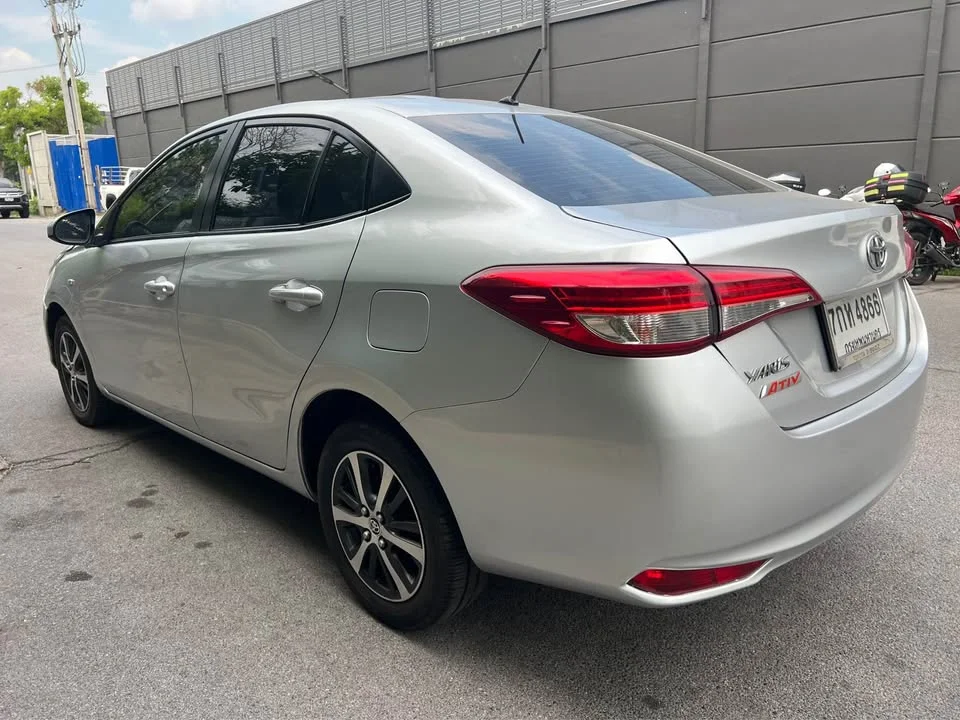 2018 Toyota Yaris ATIV III 3