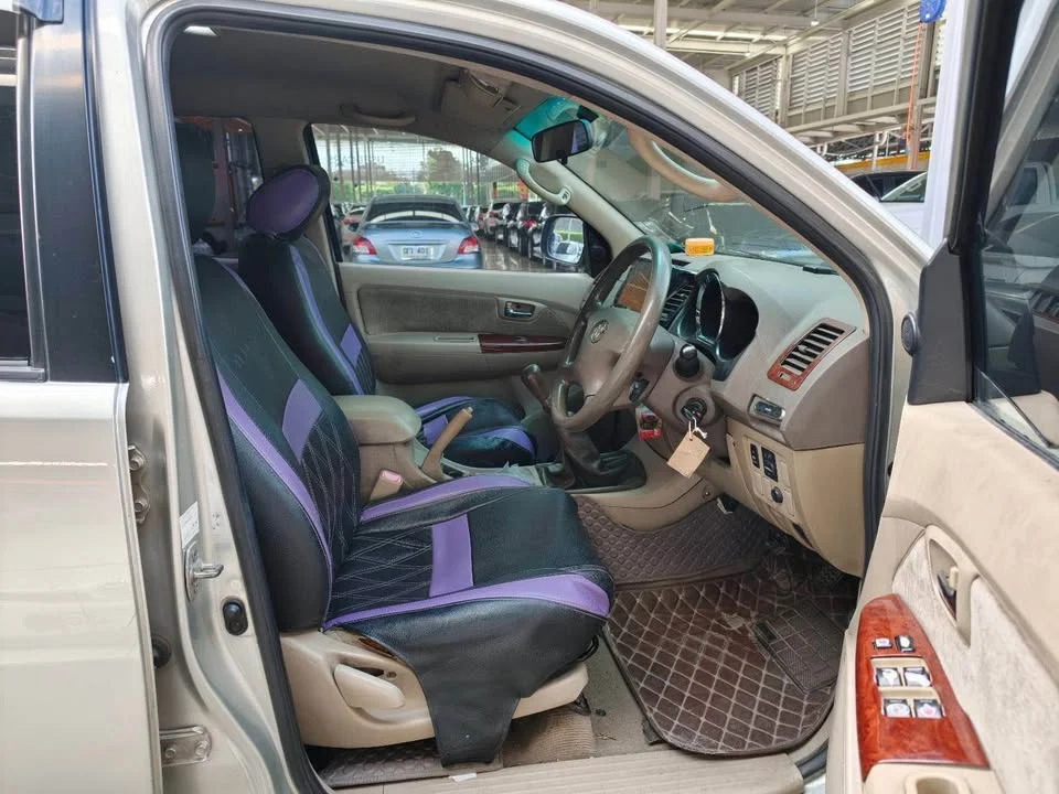 2005 Toyota Fortuner I 3