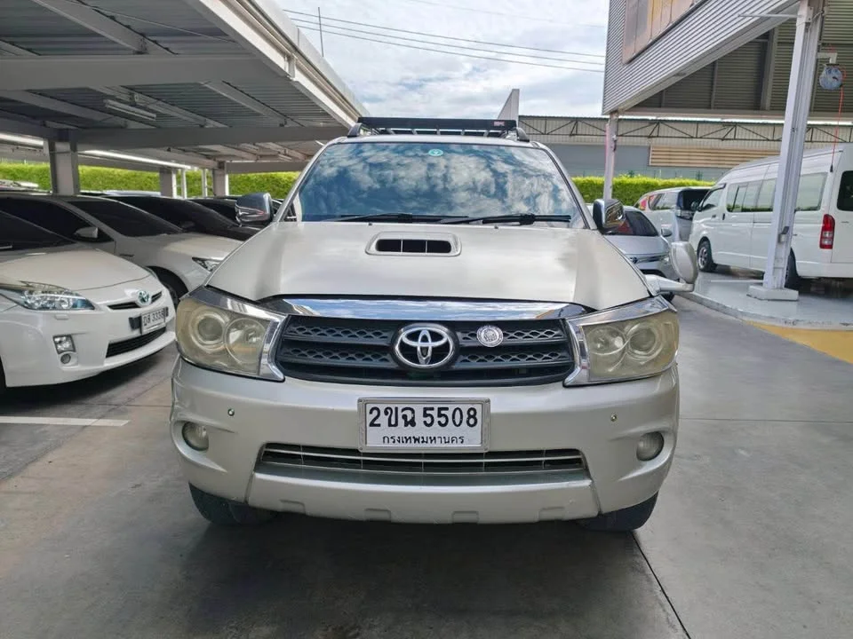 2005 Toyota Fortuner I 2