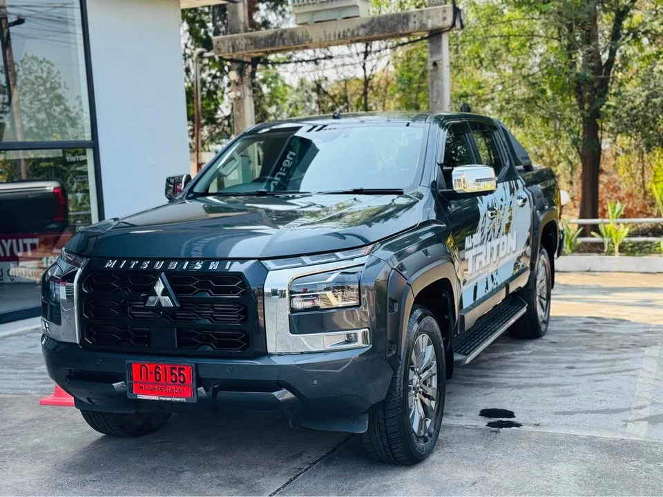 Mitsubishi Triton VI 3