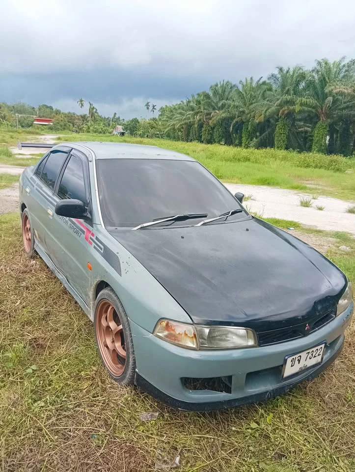 1990 Mitsubishi Lancer VII 2
