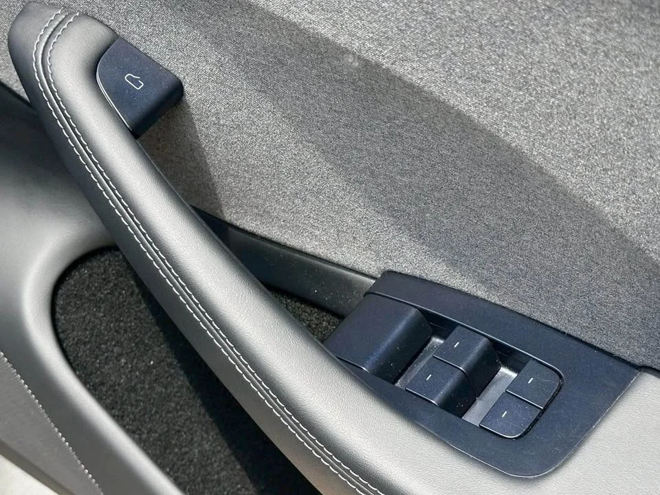 2024 Tesla Model 3 2
