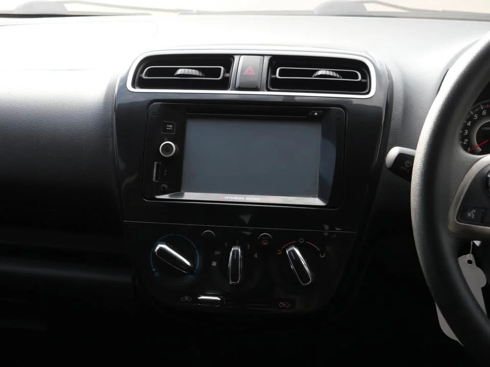 2017 Mitsubishi Mirage VI 2