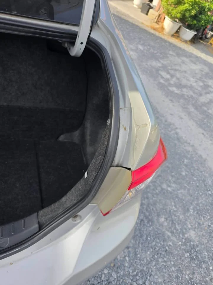 2011 Toyota Corolla Altis X (E140) 3