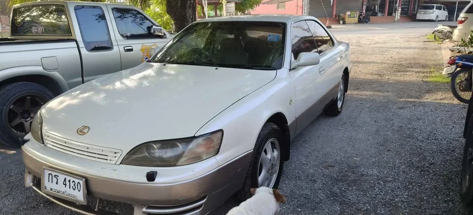 1997 Lexus ES II 2