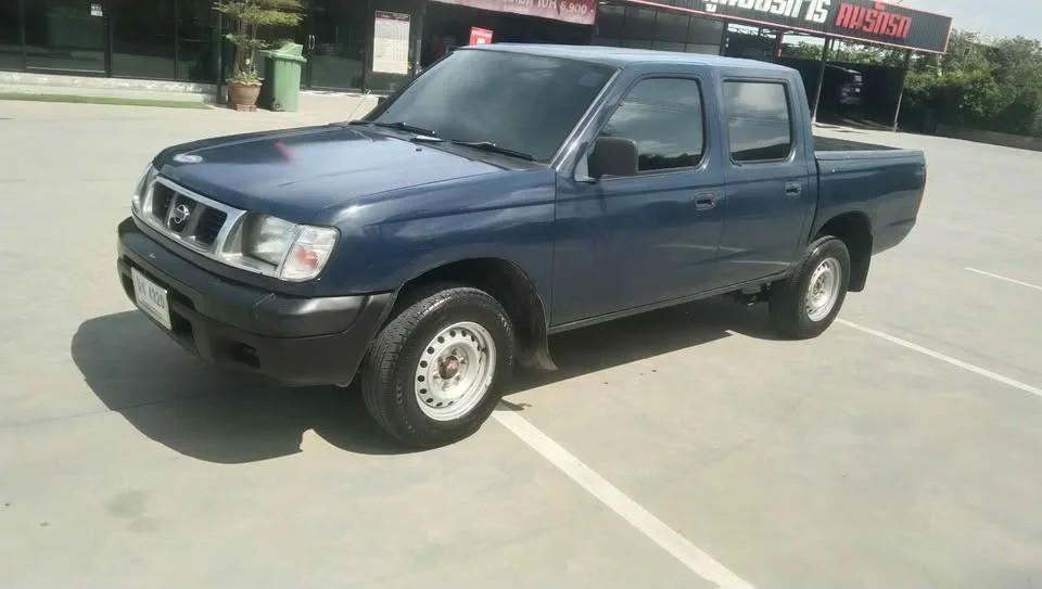 2000 Nissan Frontier I 2