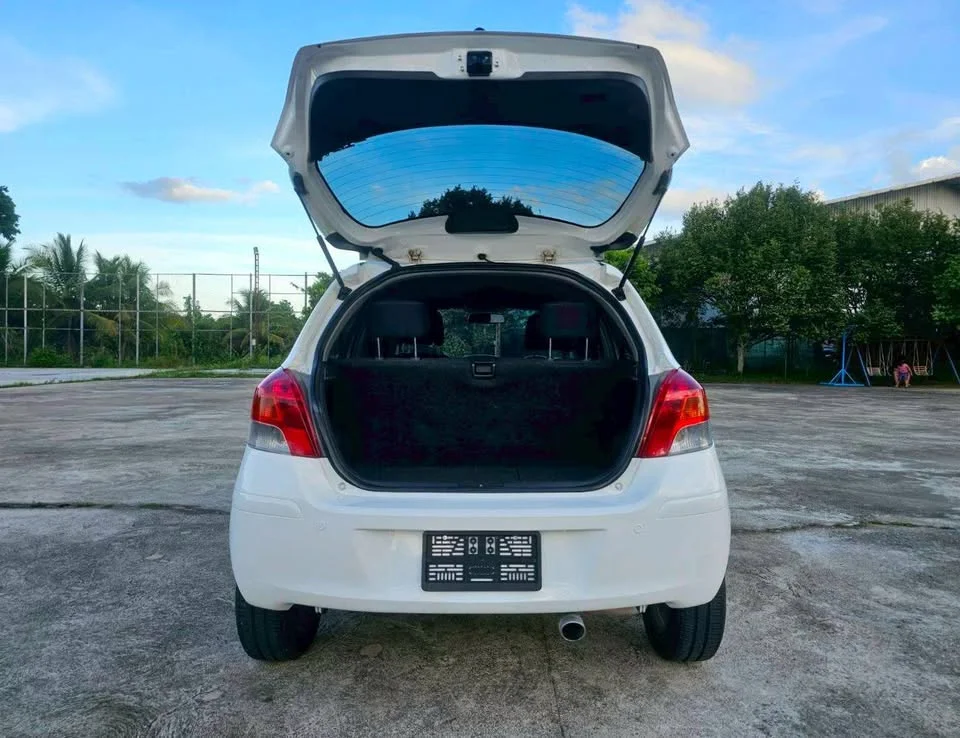 2012 Toyota Yaris II 3