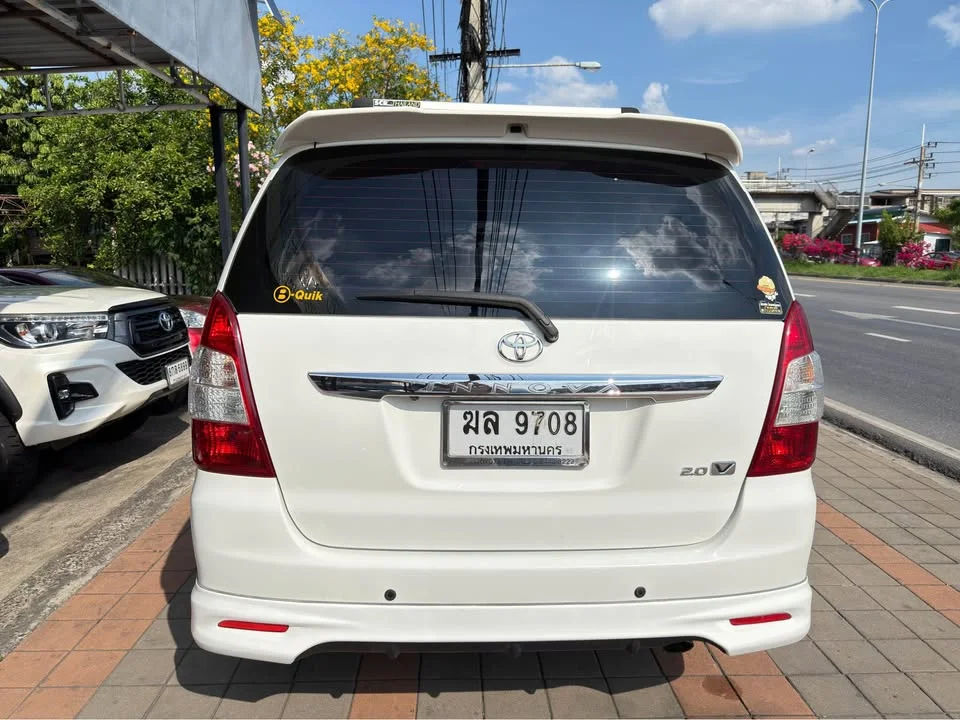 2012 Toyota Innova I 3