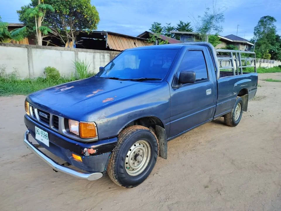 1993 Isuzu TFR III 2