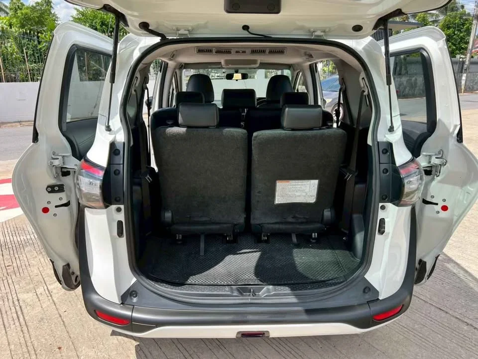 2018 Toyota Sienta II 3