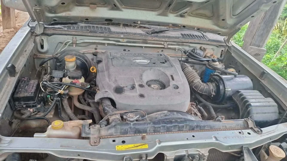 Nissan Frontier I 2