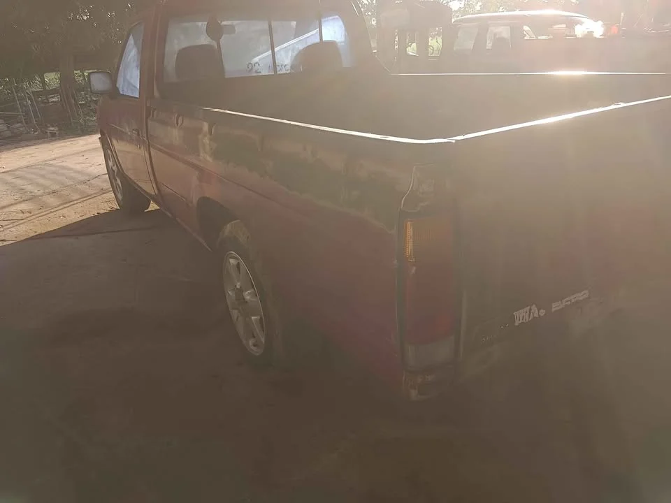 1990 Nissan Big M D21 2