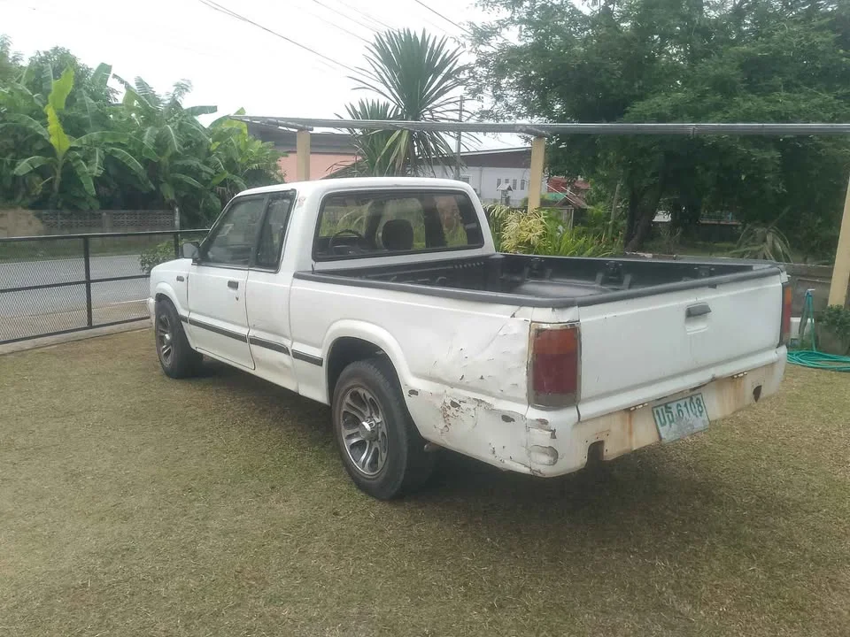 2000 Mazda B2500 IV 2