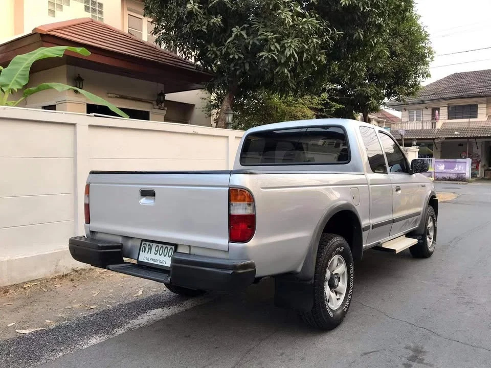 2001 Mazda 2500 Fighter V 3