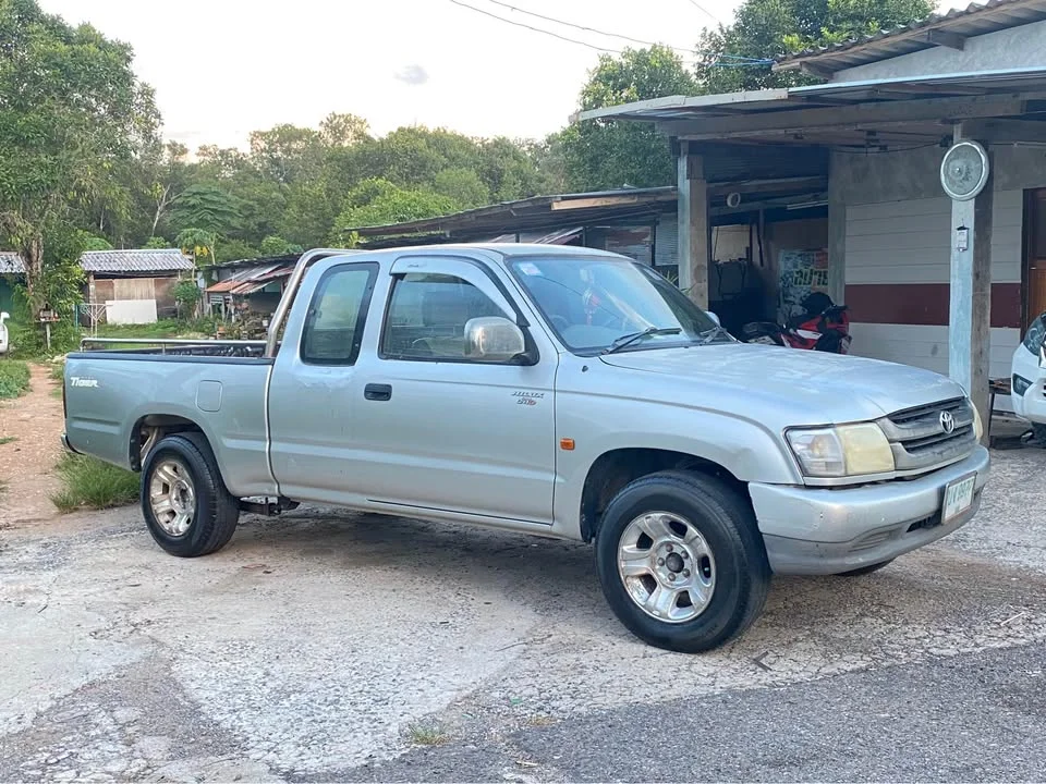 2003 Toyota Hilux Tiger VI 3