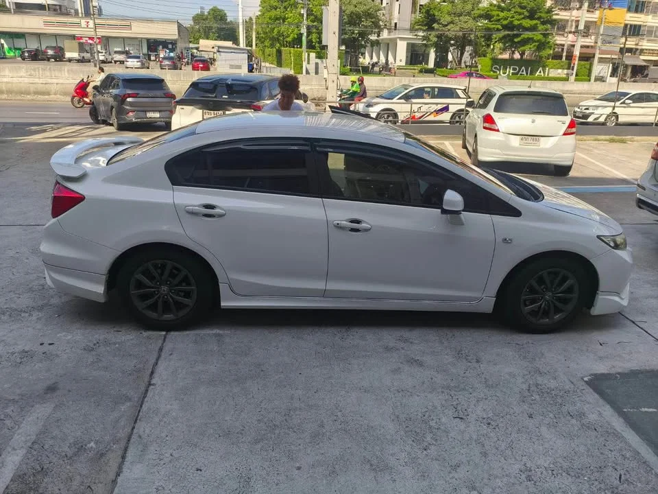 2012 Honda Civic IX 3