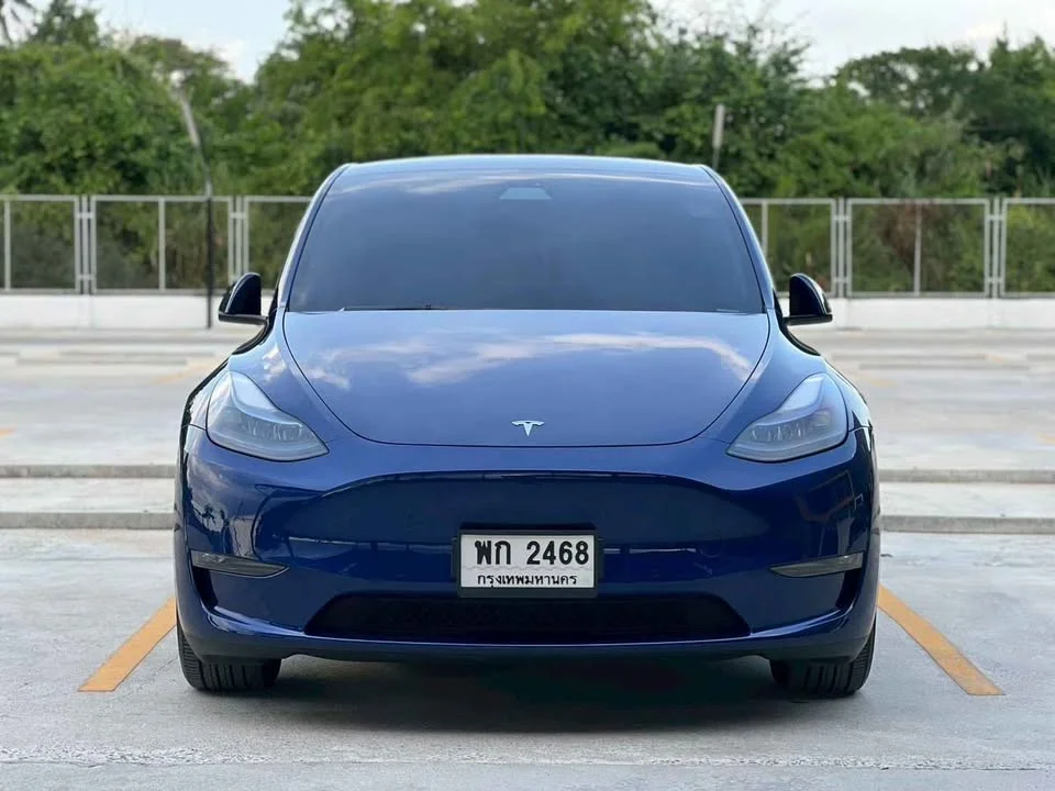 2023 Tesla Model Y 2