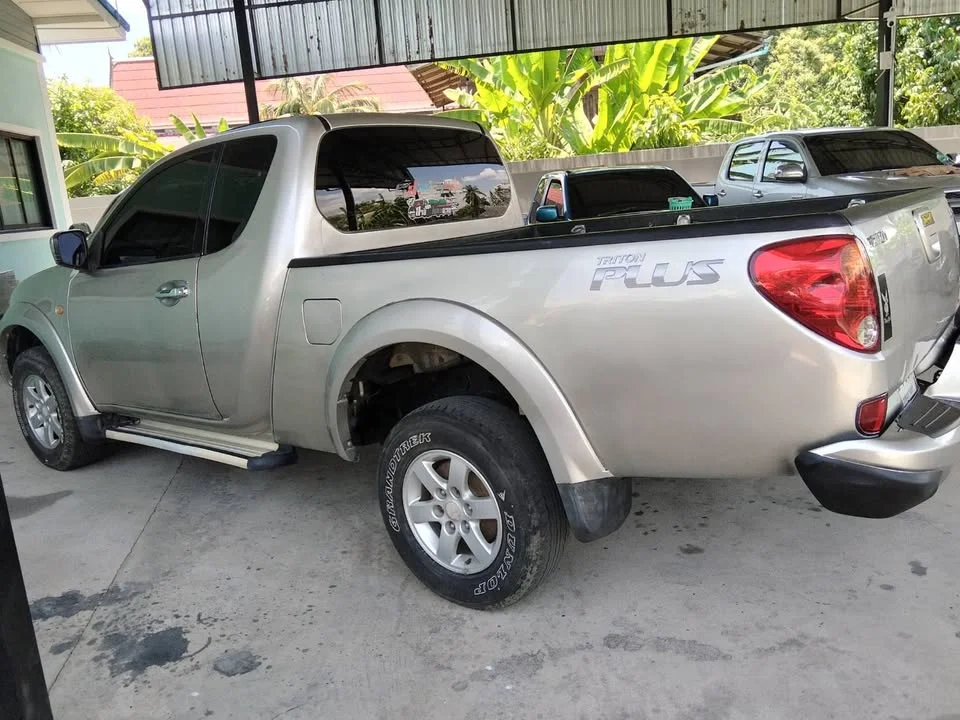 2006 Mitsubishi Triton IV 3