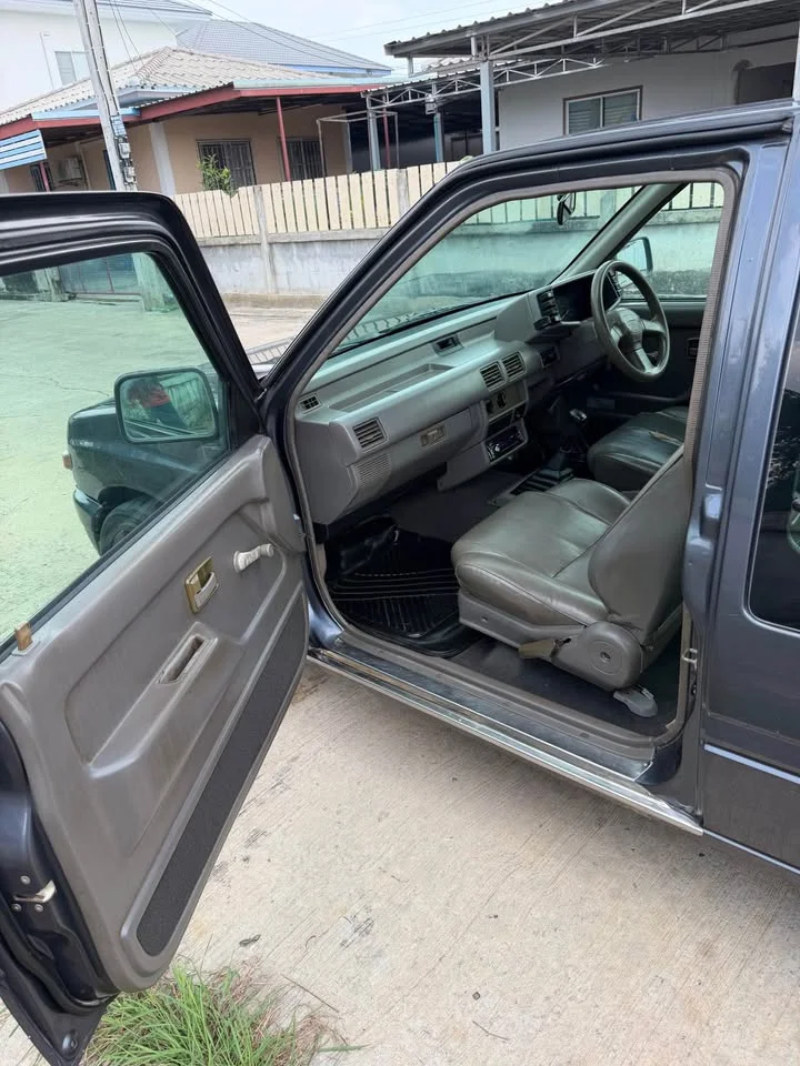 1996 Isuzu TFR III 3