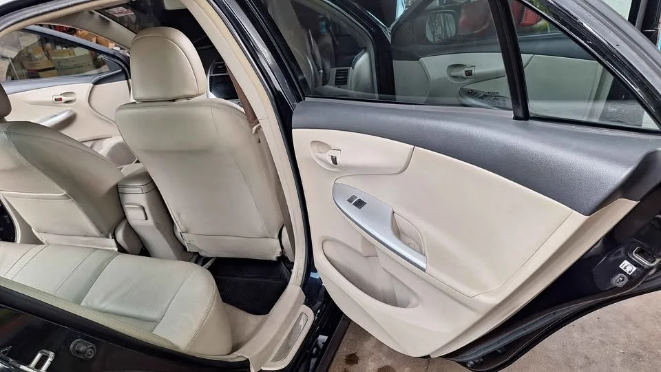 2014 Toyota Corolla Altis X (E140) 2