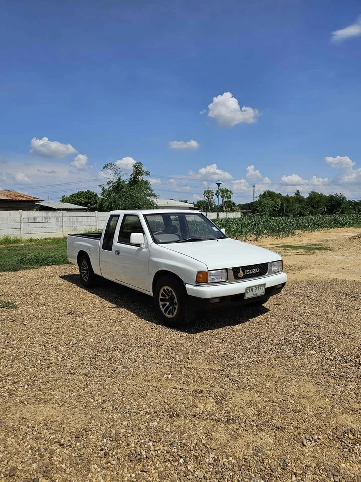 1990 Isuzu TFR III 3