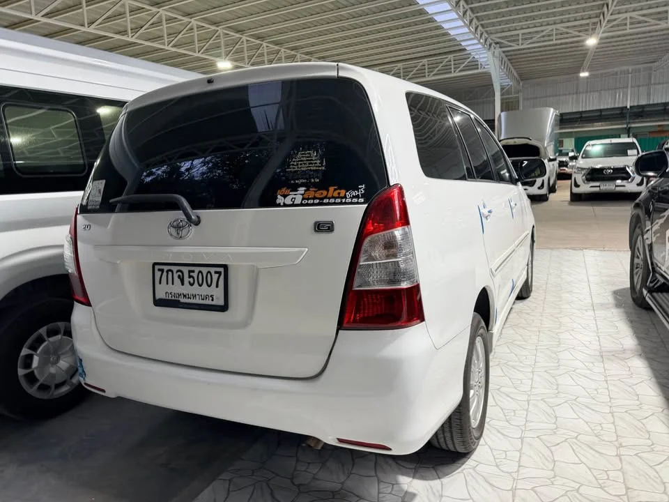 2011 Toyota Innova I 3