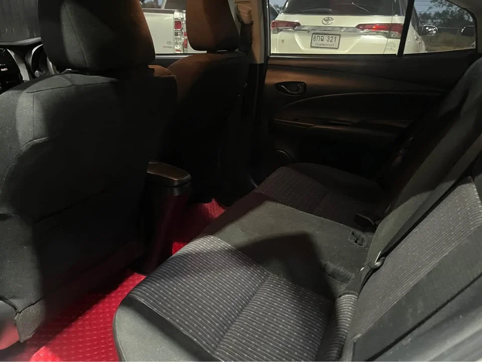 2017 Toyota Yaris ATIV III 3