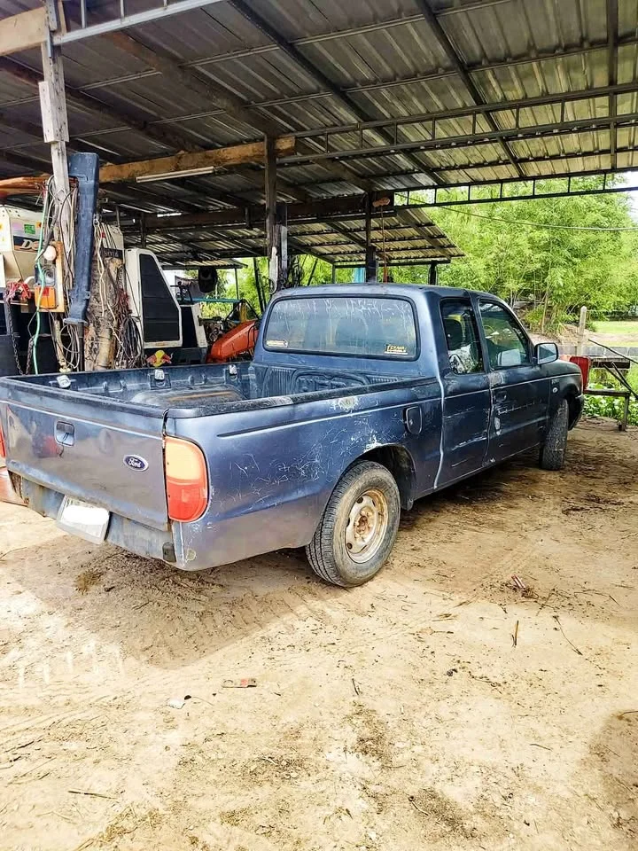 2003 Mazda 2500 Fighter V 2