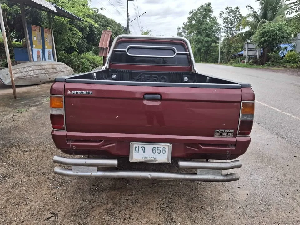 1995 Mitsubishi Triton II 3