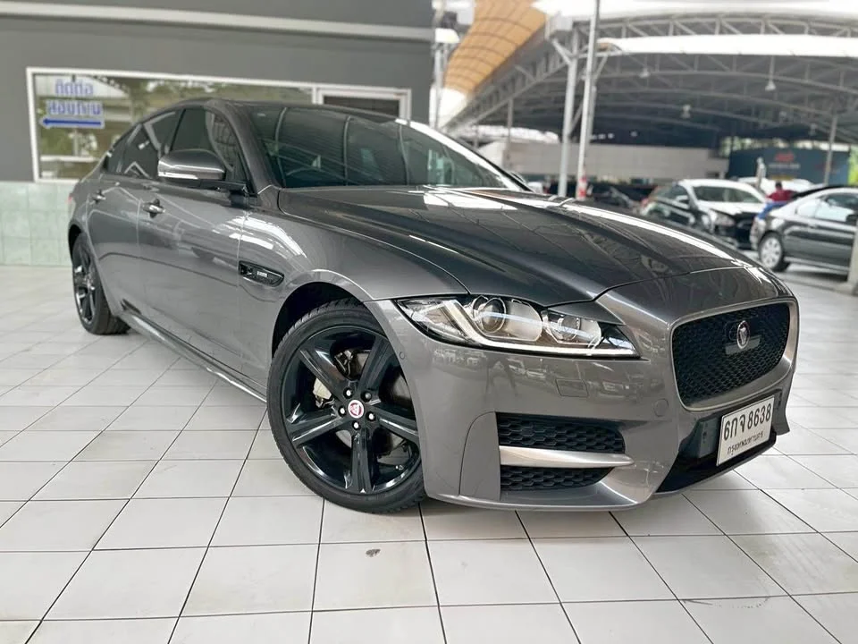 2017 Jaguar XF X260 3