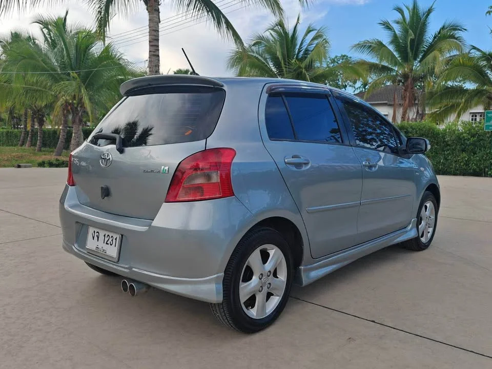 2006 Toyota Yaris II 2