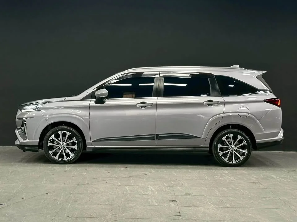 2023 Toyota Veloz III 2