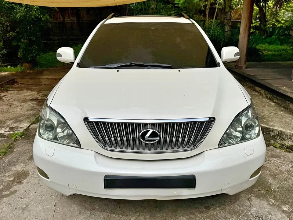 2004 Toyota Harrier II 2