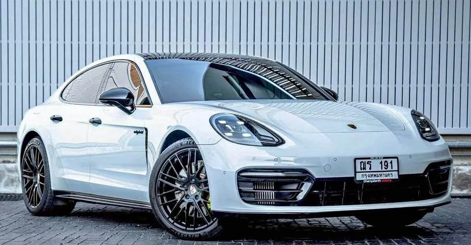 2021 Porsche Panamera II 2