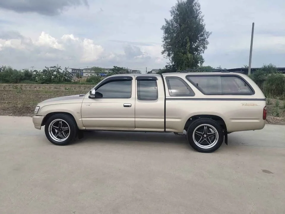 2004 Toyota Hilux Tiger VI 2