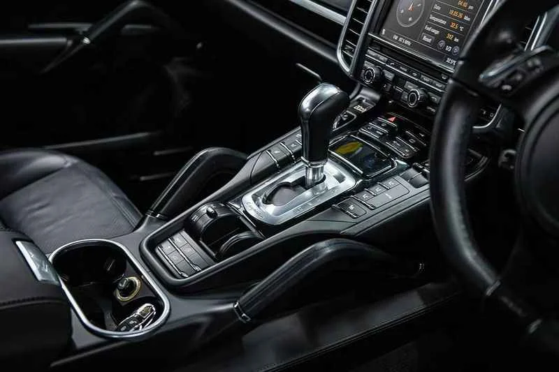 2011 Porsche Cayenne II 2